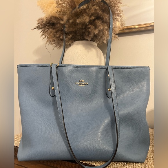 Coach Tote - Picture 9 of 9